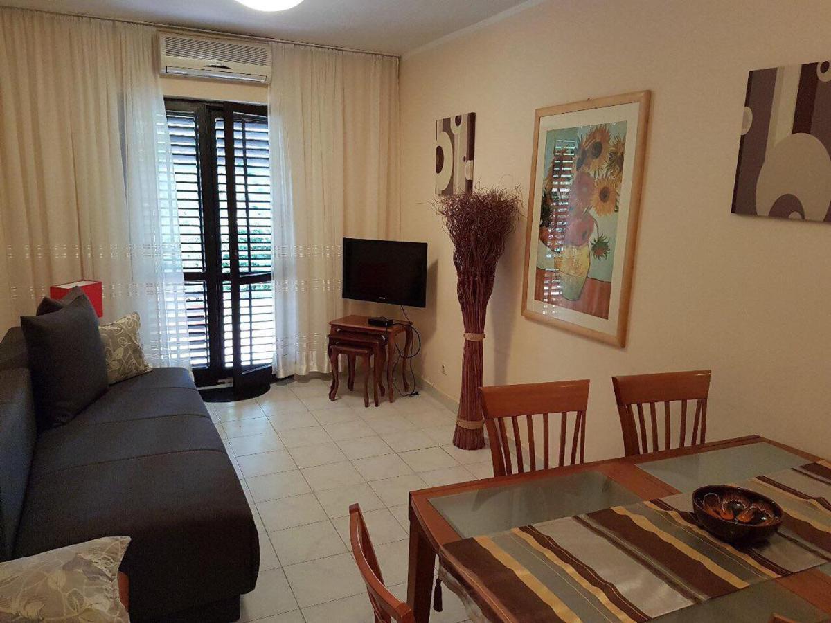 Apartmani I Sobe Goca Херцег-Нови Экстерьер фото